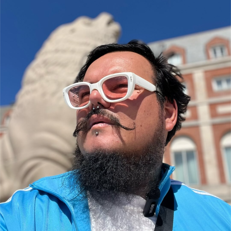 Jonatan Ariste, founder e instructor de CodeaRock